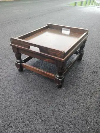 Solid wood ottoman hassock