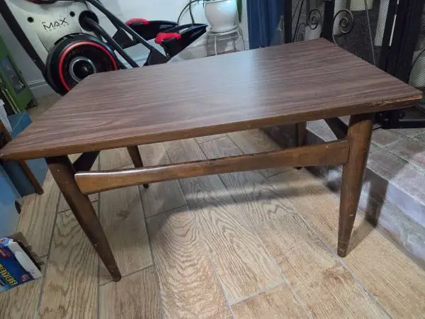 Mid-Century Modern Walnut End or Side Table