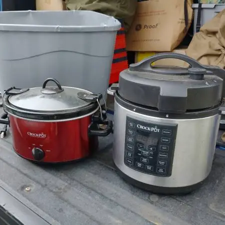 Crockpots, 2 total, all work great, $20 each
