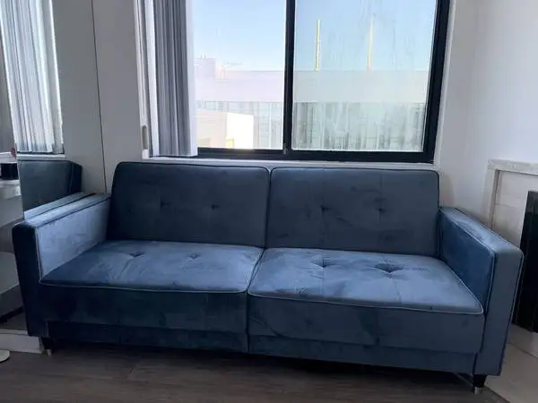 Novella 81  Velvet square Arm c onvertable sofa