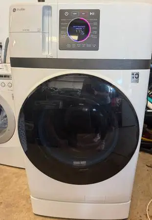GE ALL IN ONE washer dryer ***LIKE NEW***