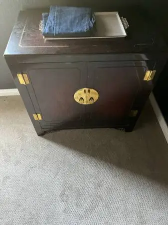 Rare Chinese chest rare beautiful elegant