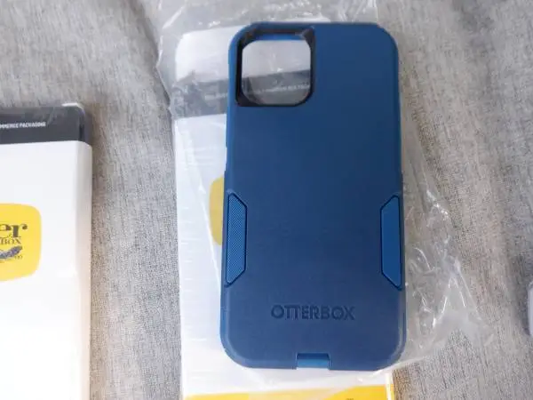 Otter iPhone Covers 1 Left