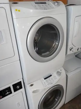 ★Maytag Neptune stackable front load washer and dryer set