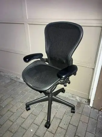 Fully Loaded Herman Miller Aeron Classic Size B Office Chair Forward Tilt Lumbar