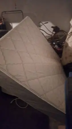 USED GREAT CONDITION QUEEN MATTRESS