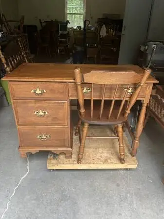 Genuine Solid Maple Moosehead Student Desk & Chair