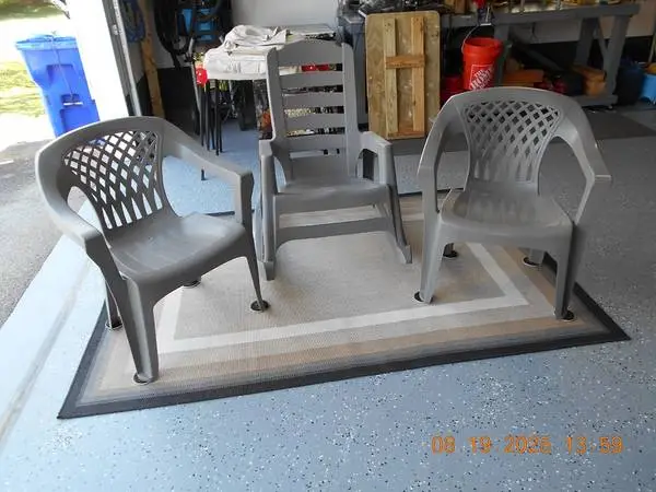 Outdoor patio furniture (chairs) & rug