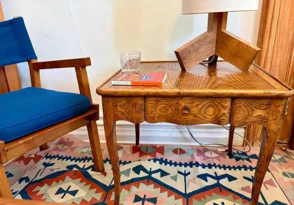 Vintage Baker Milling Road End Table / Lamp Table