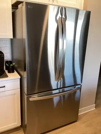 LG Standard-Depth 31.7-cu ft 36-in Wide French Door Refrigerator
