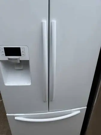 Counter depth refrigerator