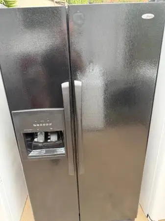 Clean Black, Refrigerator delivered