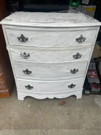 Distressed White Bowfront 4-Drawer Dresser
