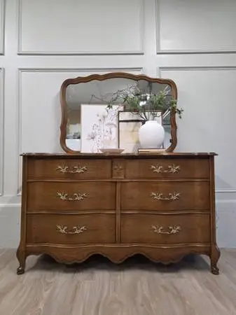 Vintage Bassett 6-Drawer Dresser with Mirror
