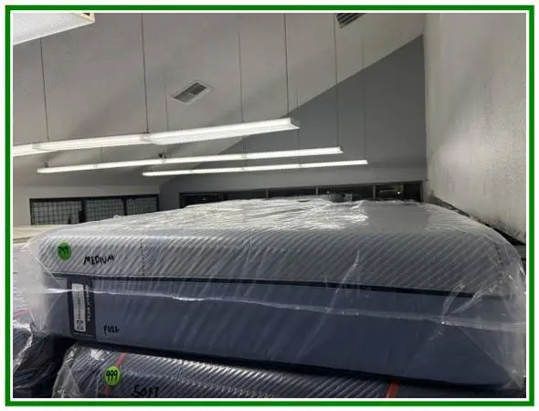 FULL SIZE SEALY POSTUREPEDIC PLUS HYBRID MATTRESS & BOX SPRING BED SET
