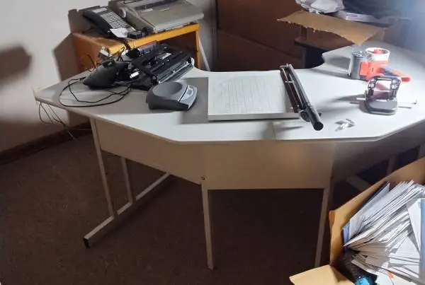 Semi-circle computer Desk