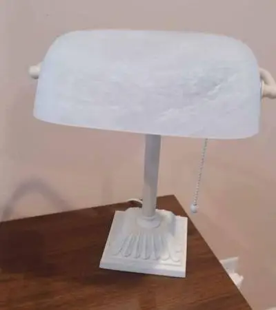 DECORATIVE ADJUSTABLE WHITE DESK LAMP