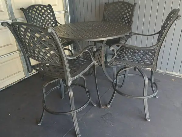 5-Piece Cast Aluminum Outdoor Bar Height Dining Set Barstools