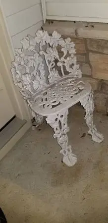 WROUGHT IRON OUTDOOR WHITE CHAIR