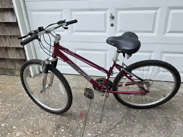 Raleigh Mohave 2.0 Womens 16 Mountain Bike 21 Speed