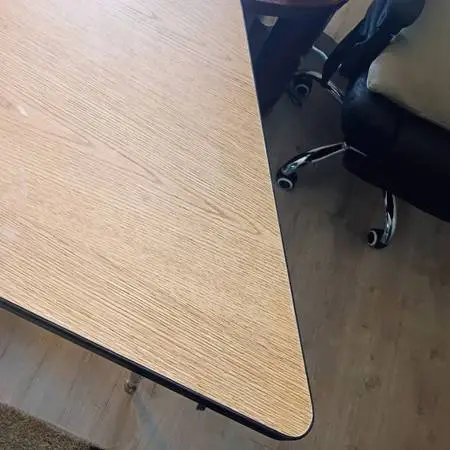Adjustable trapezoid table