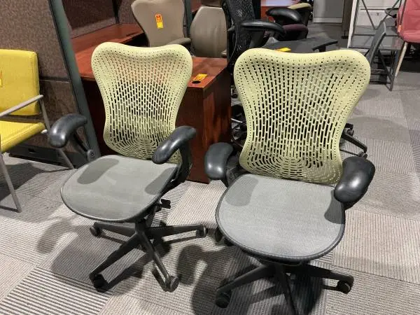 High End Office Chair , Steelcase Leap V1/ V2 , Herman Milller Aeron , Mirra ( D
