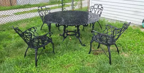 Vintage Mid-Century 53 Ornate Cast Aluminum Table & Chairs.. HEAVY