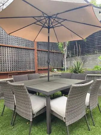 Sirio Palermo Outdoor Patio Dinning Set.  Chairs, Table and Umbrella
