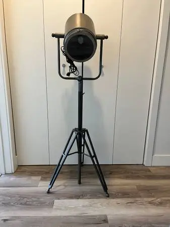 ***Debdou Cinema Style Floor Lamp - Adjustable Height - Like New***