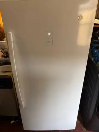 NEW GE white 14 cu ft frost free upright freezer