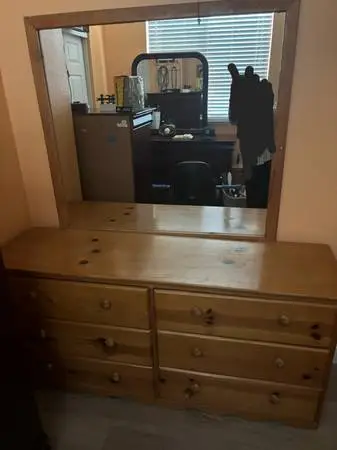 Dresser With Mirror