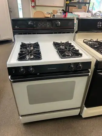 General Electric Gas Stove White 30 inches wide