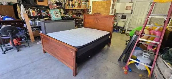 Nice Queen Bed with Mattress
