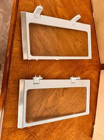SAMSUNG REFRIGERATOR SHELVES