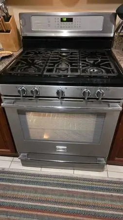 Frigidaire Professional Gas Range FPGF3081KF
