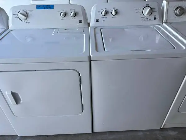 Like new Kenmore washer and electric dryer set