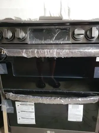 Brand new GAS LG Double Oven with air fryer