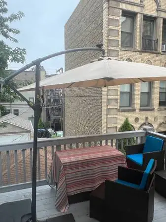 Cantilever Patio Umbrella - like new
