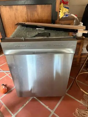 Midea dishwasher