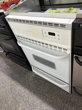 WHITE GAS WALL OVEN USED