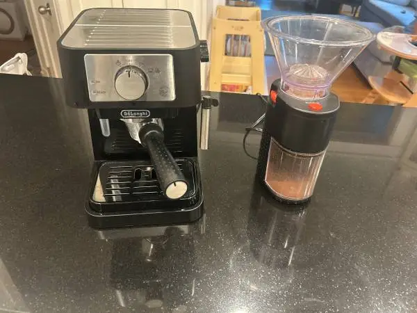 Deloghi Espresso Machine + Bodum Burr Grinder