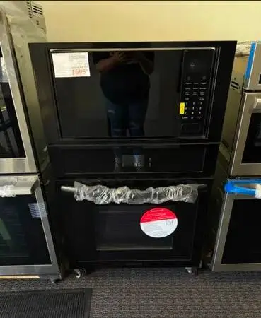 New Frigidaire Electric Wall Oven/Microwave Combination Oven