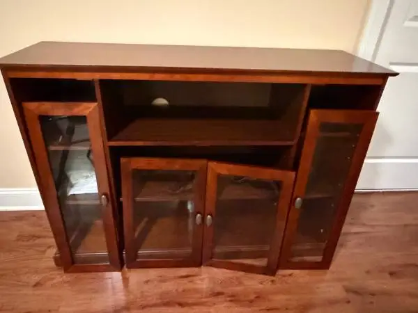 TV Stand w 4 Glass Doors