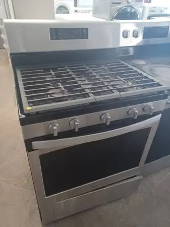 Whirlpool Stainless Steel Gas Oven/Range