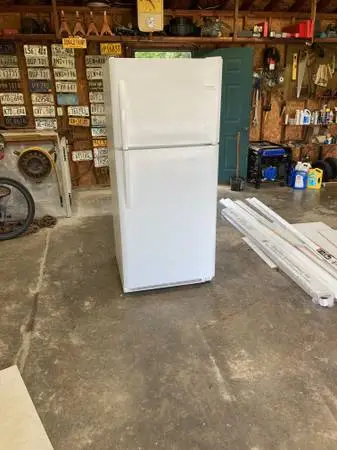 Refrigerator-Frigidaire-Great shape, works perfect!