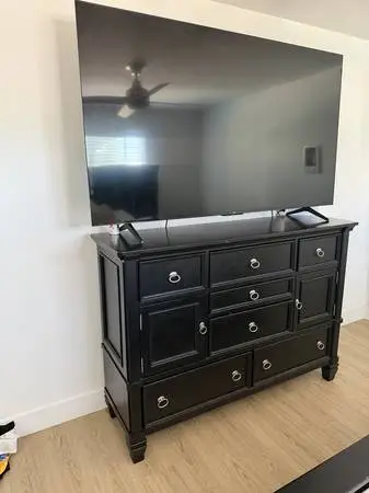 4 piece Black Queen size Bedroom Set, Ashley Furniture