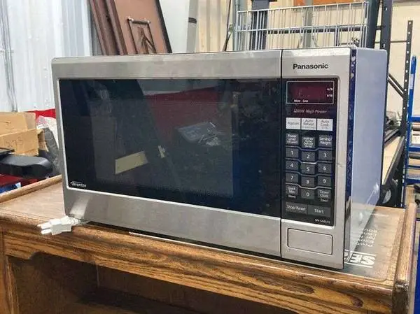 1.2 cubic ft. Panasonic Stainless Microwave w/inverter