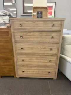 BRIDGEWATER CHEST OF DRAWERS