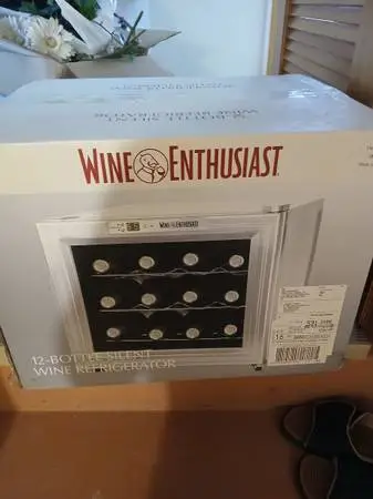 12 Bottle Wine Refrigerator
