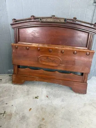 Inman Maple wood frame twin bed with Nautical theme ship carving